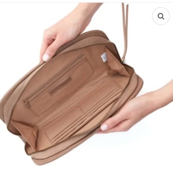 Hobo Cole Quilted Leather Clutch Bag Zip Around New Taupe Light Brown 12" x 7" - Picture 3 of 10